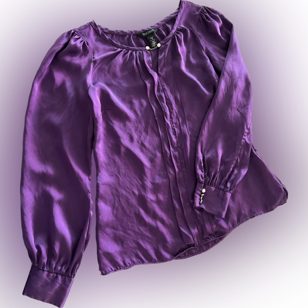 White House Black Market 100% Silk long sleeves blouse with silver bottoms